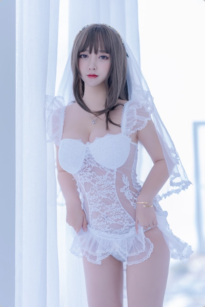 Cos过期米线线喵白雪姬61P网红写真