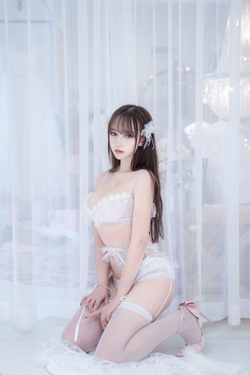 Cos过期米线线喵天使44P今日更新