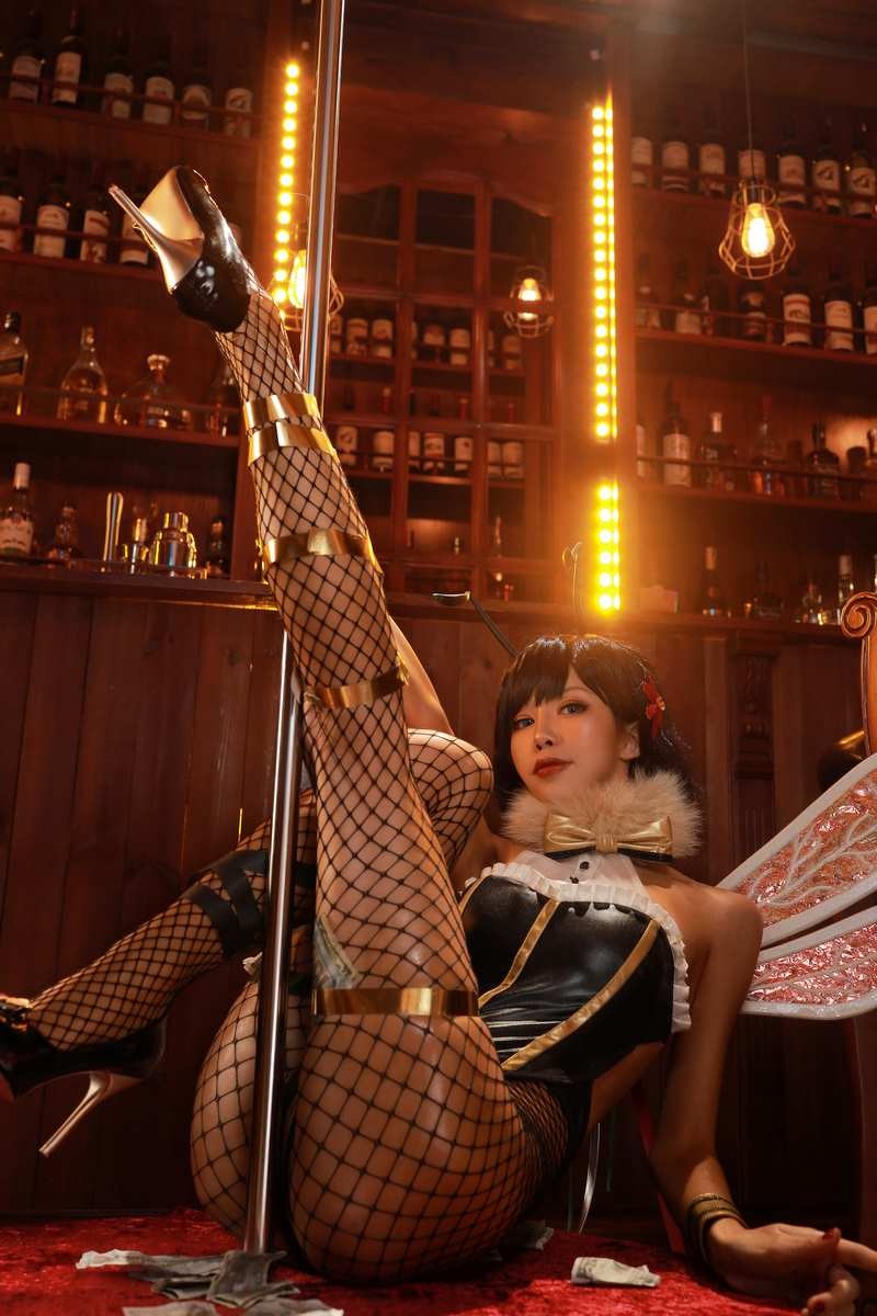 Cos水淼婚纱与蜜蜂88P首发资源