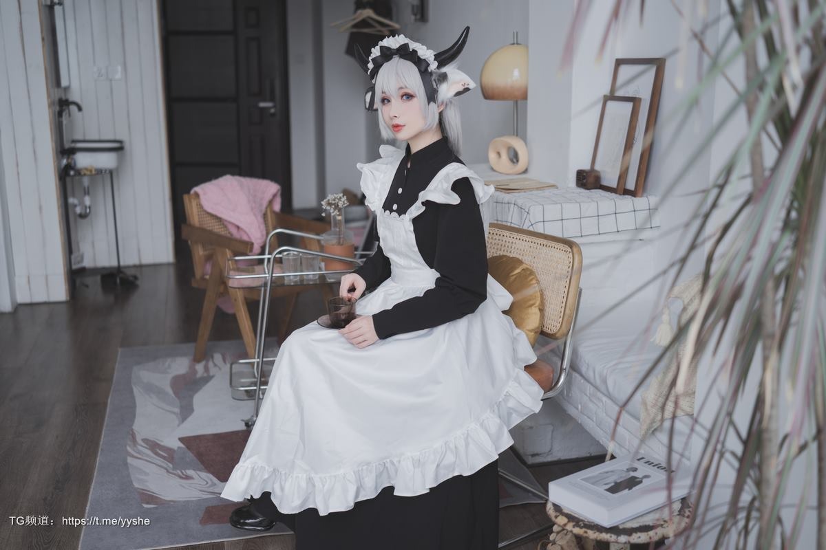 Cos凉凉子牛奶女仆45p每日必看