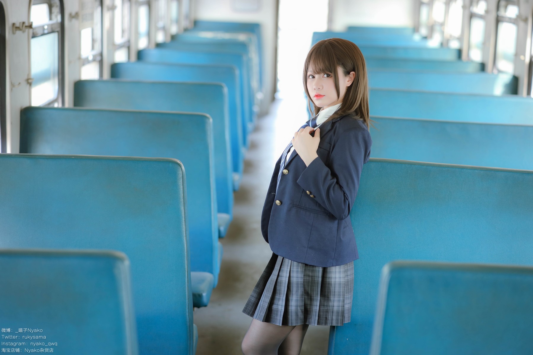 CosplayNyako喵子火车JK制服原版写真