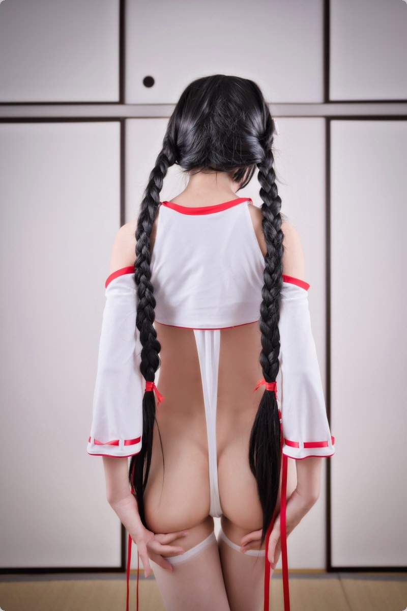 Cos水淼巫女30P网红写真